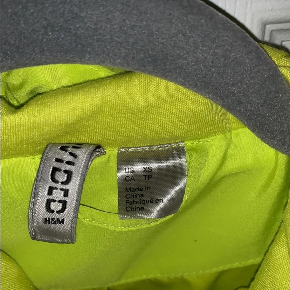 windbreaker - Picture 3 of 3